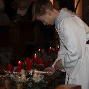 Adventkranzsegnung in St. Quirinus