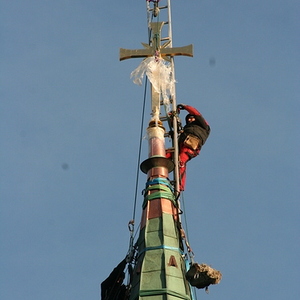 Neues Turmkreuz der Pfarrkirche