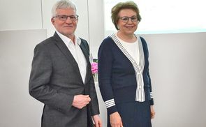 Caritas OÖ-Direktor Franz Kehrer, MAS und Mag.a Ingrid Trauner, Obfrau der Freunde der Caritas. 