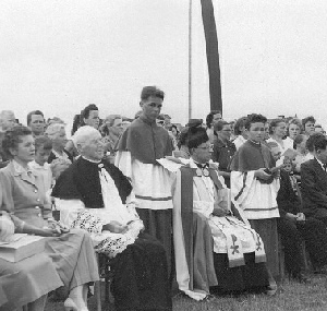 Am 8. Juni 1958 erfolgte die Spatenstichfeier mit Diözesanbischof Franz Zauner