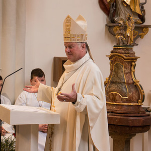 Altarweihe mit Bischof Manfred Scheuer