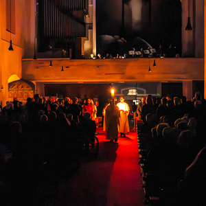 Die Feier der Osternacht in der Pfarre Kirchdorf/Krems.