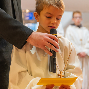 Am Christkönigs-Sonntag wurden in der Pfarrkirche Kirchdorf an der Krems beim Sonntagsgottesdienst neue MinistrantInnen aufgenommen