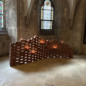 Trauermauer im Mariendom Linz