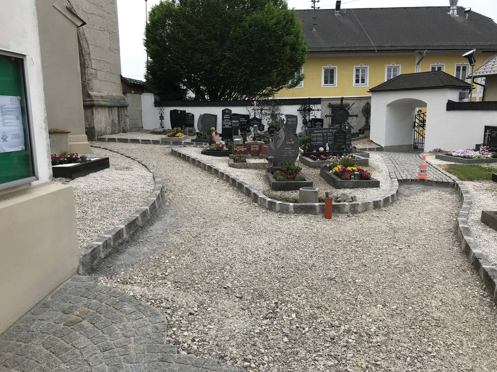 Sanierung der Friedhofswege 2020 / Pfarre Gampern