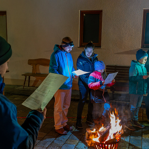 Die Familien Watzl und Schrettle taten sich zusammen und luden gemeinsam zu einer Adventfeier ein