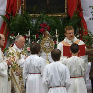 Fronleichnamsgottesdienst und -prozession