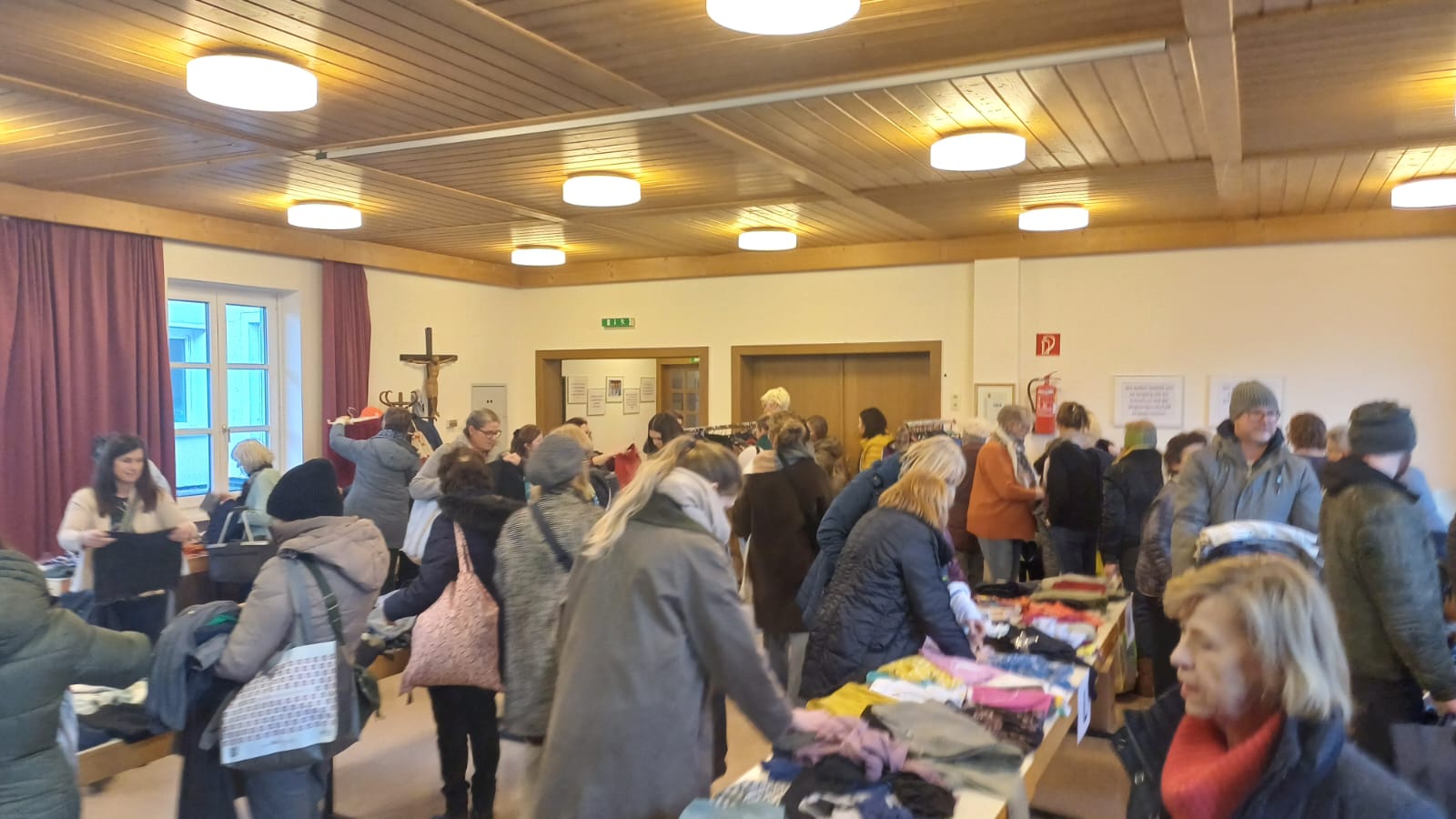 Kleidertausch 2025 / Pfarrgemeinde Sattledt Kleidertausch 2025