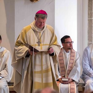 Den Festgottesdienst zur Amtseinführung von Pfarrer und Pfarrvorständen feierte Bischof Manfred Scheuer in der Pfarrkirche Gallneukirchen mit etwa 500 Gläubigen.