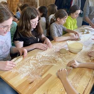 Brotbacken Ostern 2024