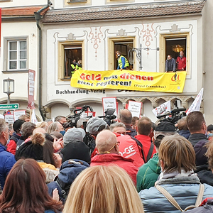 Pfarre Ennsleite auf der Kundgebung für die MAN-Beschäftigten