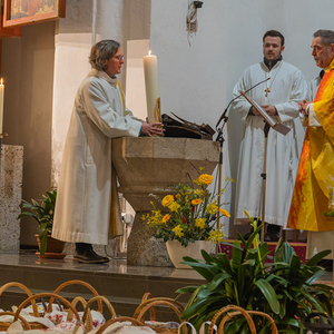 Die Feier der Osternacht in der Pfarre Kirchdorf/Krems.