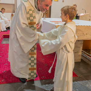 Am Christkönigs-Sonntag wurden in der Pfarrkirche Kirchdorf an der Krems beim Sonntagsgottesdienst neue MinistrantInnen aufgenommen