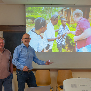 Vortrag von Günther Humer und Thomas Pauzenberger über ihre Reise zum Pfarrpartnerprojekt Kakonko