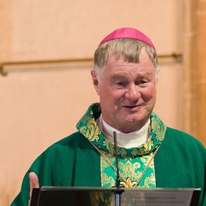 Bischof Manfred Scheuer feiert Sonntagsmesse in der Stadtpfarrkirche St. Stephan