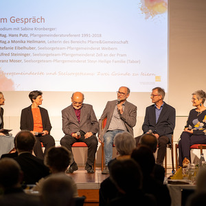 Am Podium im Gespräch