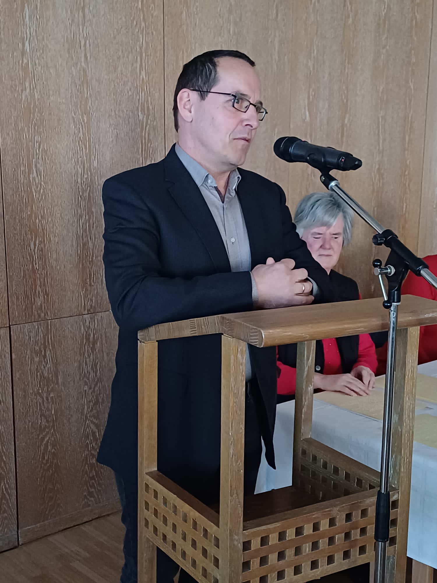 Dr. Helmut Eder beim Grußwort / Blindenpastoral