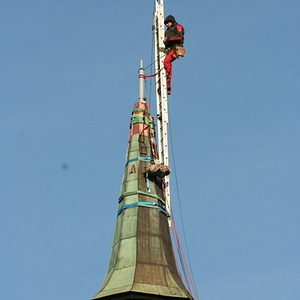 Neues Turmkreuz der Pfarrkirche