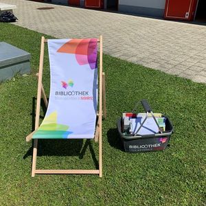 LESEGLÜCK im Freibad Helfenberg / © Bibliothek Helfenberg LESEGLÜCK im Freibad Helfenberg