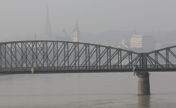 Eisenbahnbrücke in Linz. © Citypastoral