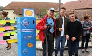 Gemeinsam gebaute 'Dank-Stelle' in der Pfarre Schönering.