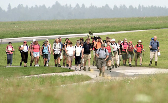 Pilgern am Oberösterreichischen Jakobsweg. © Christine Dittlbacher