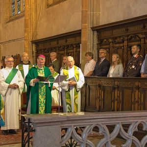 Bischof Manfred Scheuer feiert Sonntagsmesse in der Stadtpfarrkirche St. Stephan