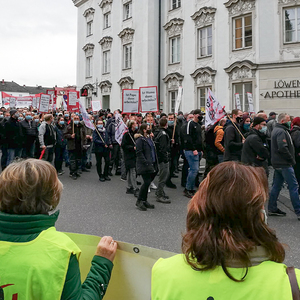 Pfarre Ennsleite auf der Kundgebung für die MAN-Beschäftigten