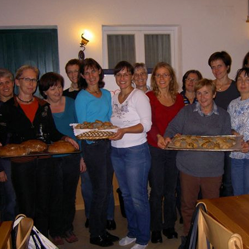 Mütterrunde 'Brotbacken' am Biohof Frau Pevny