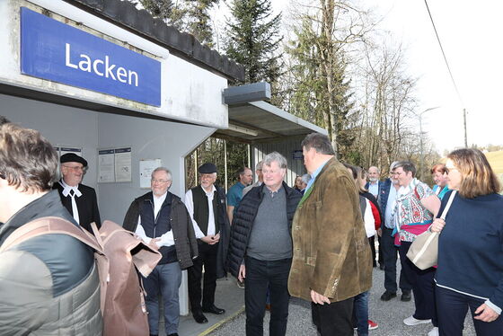Auftakt zur Visitation im Dekanat Altenfelden / © Diözese Linz / Klaus Endt Bahnhof Lacken