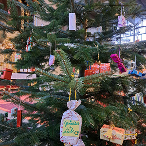 Wünsche der Kinder am Christbaum