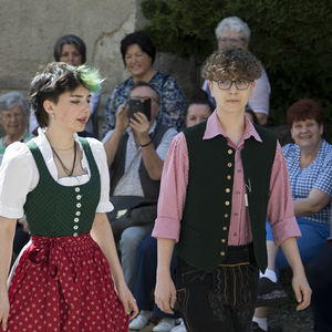 Benefizmarkt der Goldhaubenfrauen