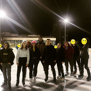 JET-Community beim Eislaufen