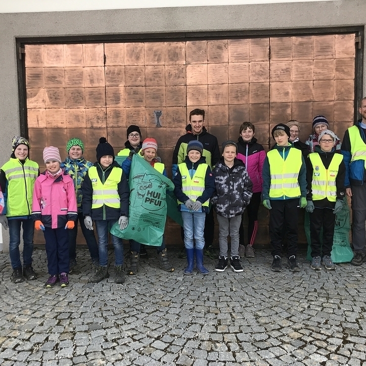 Flurreinigung mit Ministranten