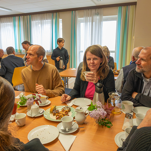 Jungscharkinder und deren Eltern luden zum Pfarrkaffee