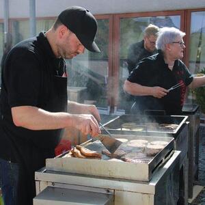 Fleischerei Mandl aus Ternberg grillte für alle Gäste.