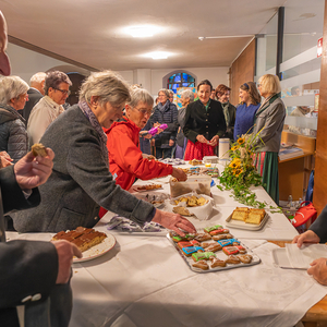 Trachtenfrauen luden zur Agape