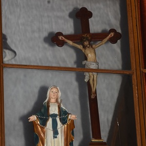 Madonna und Kreuz