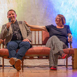 Dankefest im Pfarrsaal Kirchdorf an der Krems, Bild vlnr: Günter Wolfinger - scheidender Pfarrverwalter, Bernadette Hackl - scheidende Pastoralassistentin