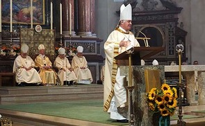 Bischof Scheuer feiert Abschluss-Gottesdienst