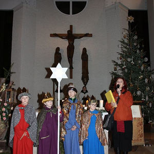 St. Quirinus und die Sternsinger während der Messe