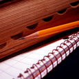 Zettel und Stift. © cohdra/morguefile.com