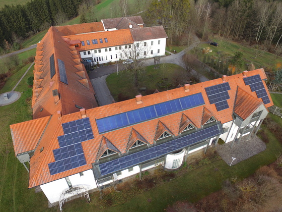 Photovoltaikanlage auf dem Bildungshaus Greisinghof in Tragwein 