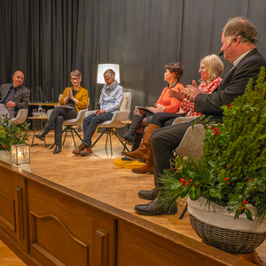 mit Superintendent Gerold Lehner, Doris Helmberger-Fleckl, SR Teresa Hieslmayr, Moderatorin Renata Schmidtkunz, Brigit