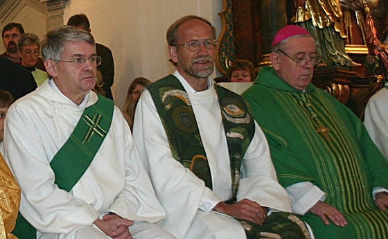 Diakon, Priester und Bischof