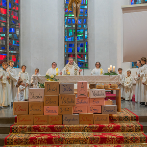 Am Christkönigs-Sonntag wurden in der Pfarrkirche Kirchdorf an der Krems beim Sonntagsgottesdienst neue MinistrantInnen aufgenommen