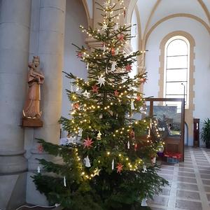 Christbaum schmücken