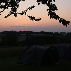 Zelten zu Ferienbeginn