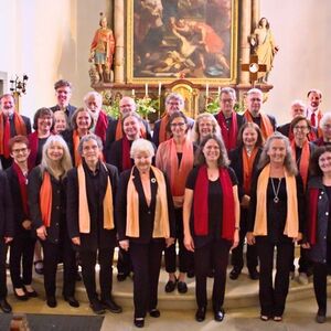 Gruppenfoto in der Kirche vom 15.5.2022 anlässlich der 'Windhaager Messe' von Anton Bruckner mit Gast-Sängern aus Grein und Neuhofen/Krems - Danke!