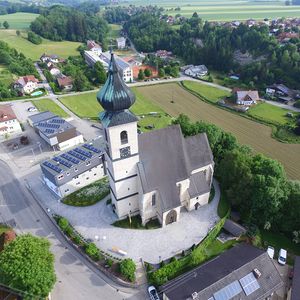 Pfarrkirche von Oben